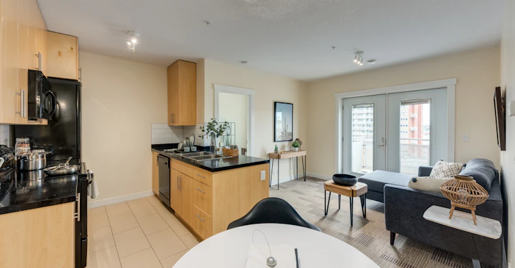 5656 3 Street Southwest, Calgary, AB, T2H 1H7 - 5