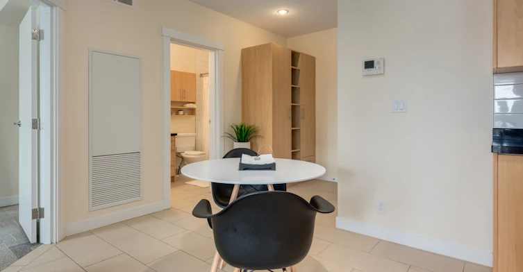 5656 3 Street Southwest, Calgary, AB, T2H 1H7 - 14