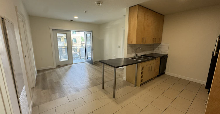 206-5656 3 Street Southwest, Calgary, AB, T2H 1H7