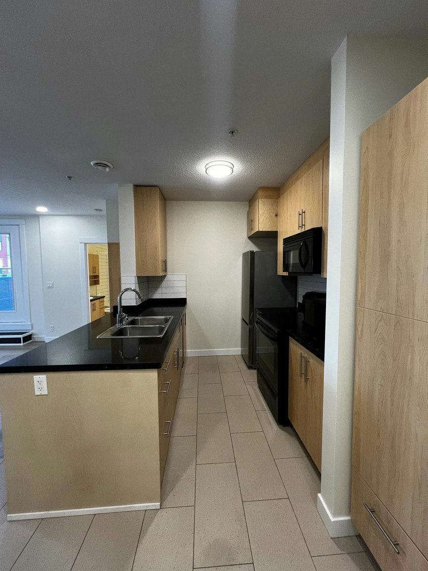 5656 3 Street Southwest, Calgary, AB, T2H 1H7 - 6