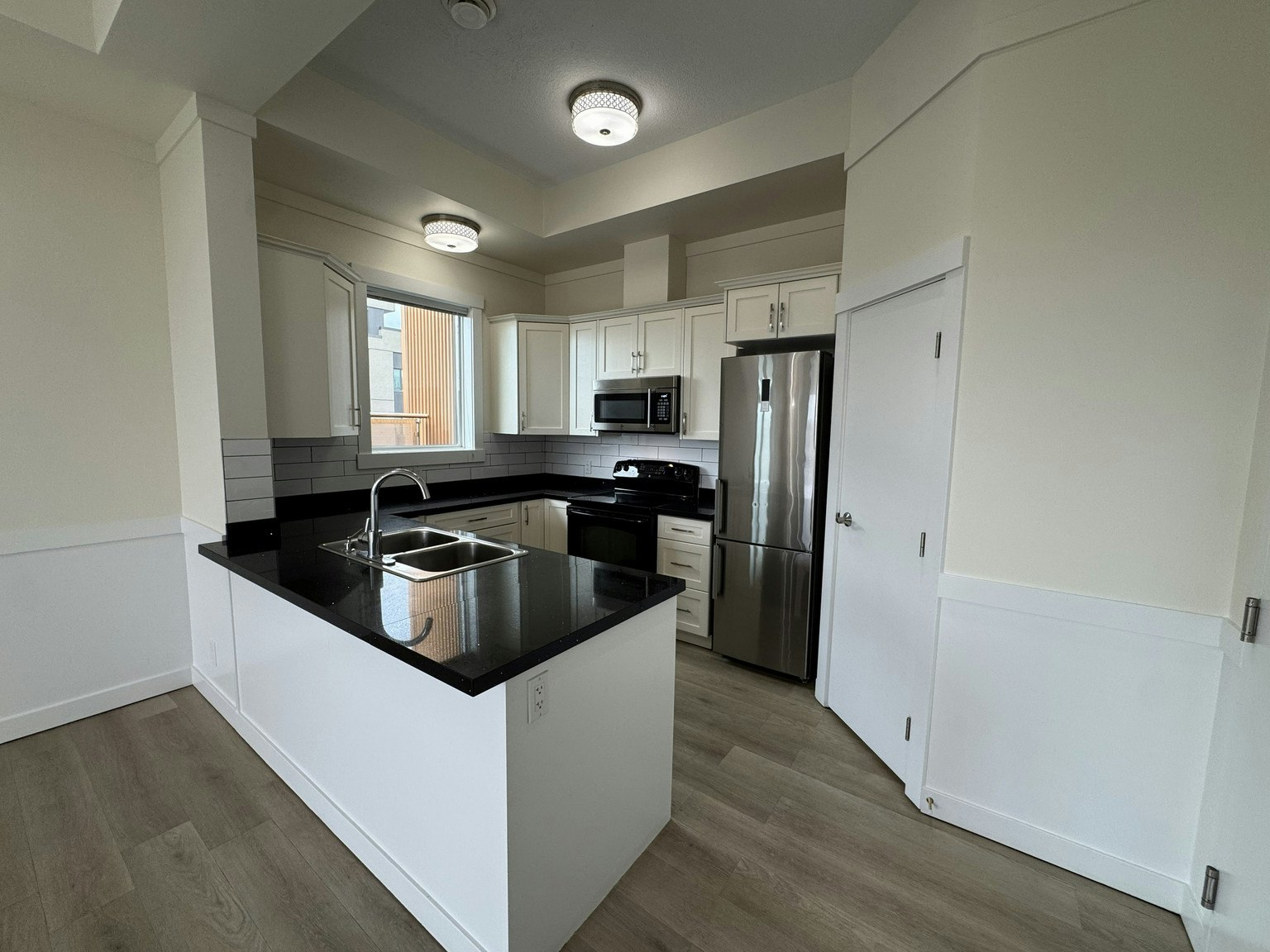 1302-5656 3 Street Southwest, Calgary, AB, T2H 1H7 - 2