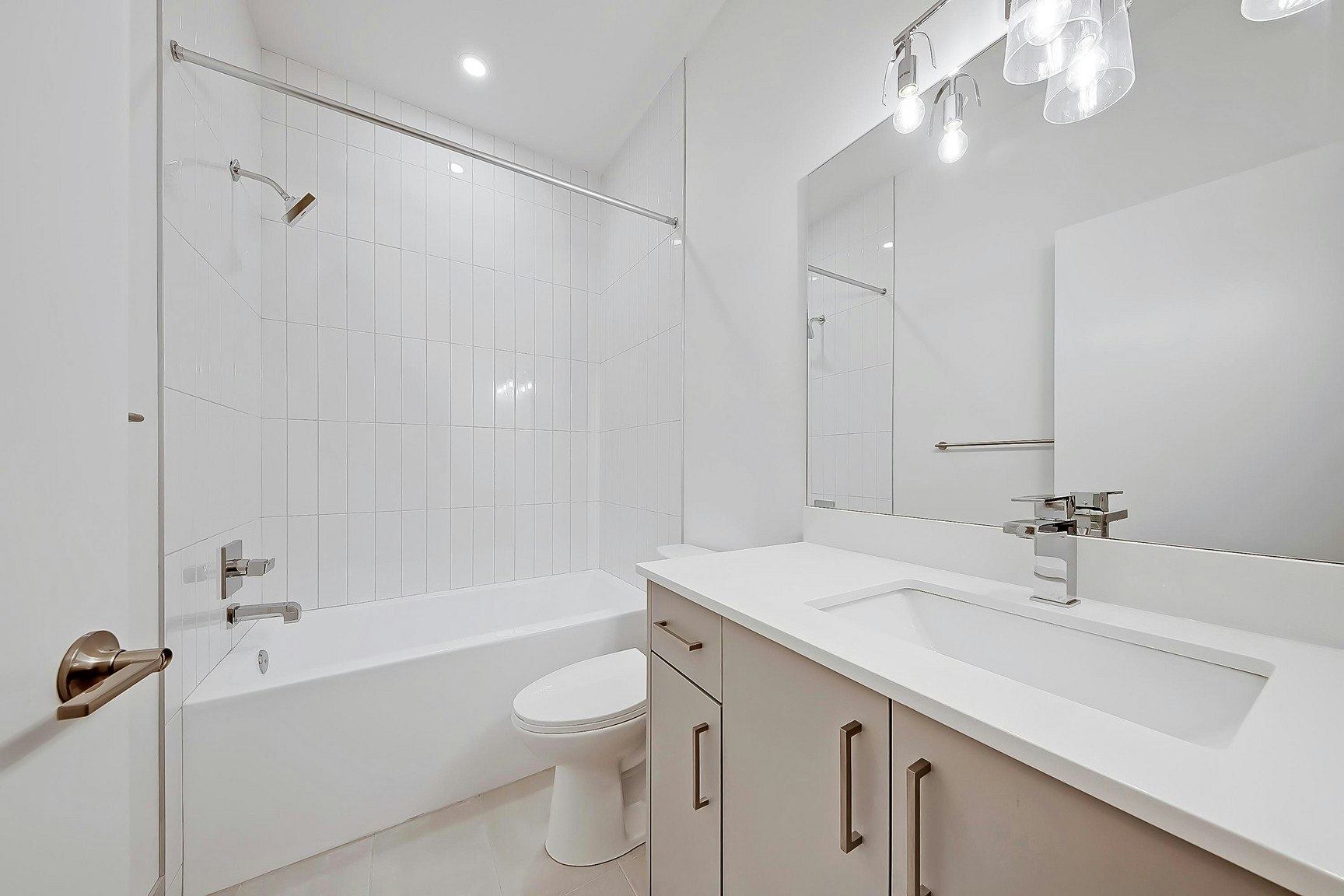 2020 18 Avenue NW, Calgary, AB, T2M 5E5 - 18