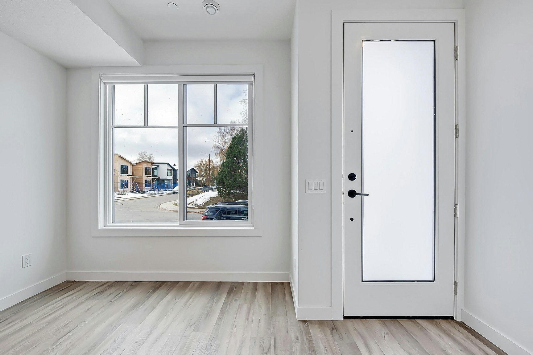 2020 18 Avenue NW, Calgary, AB, T2M 5E5 - 3