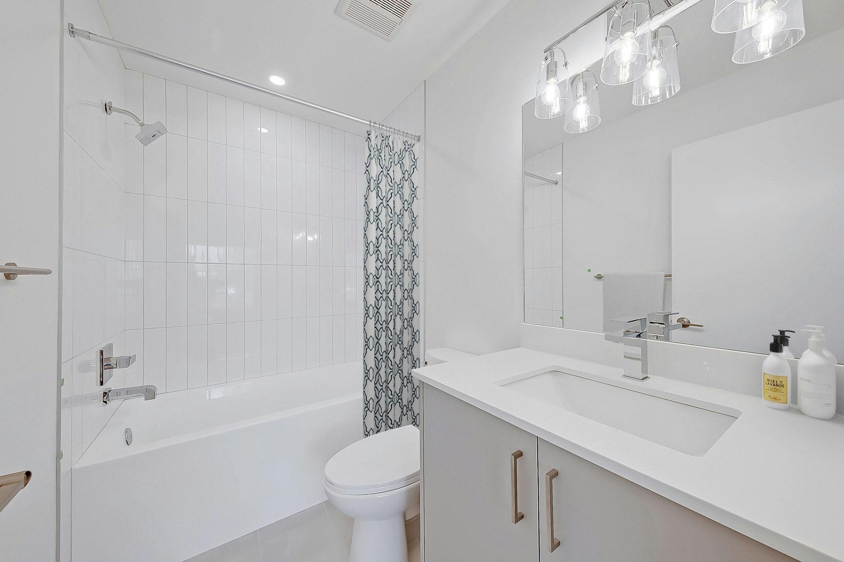 2020 18 Avenue NW, Calgary, AB, T2M 5E5 - 17