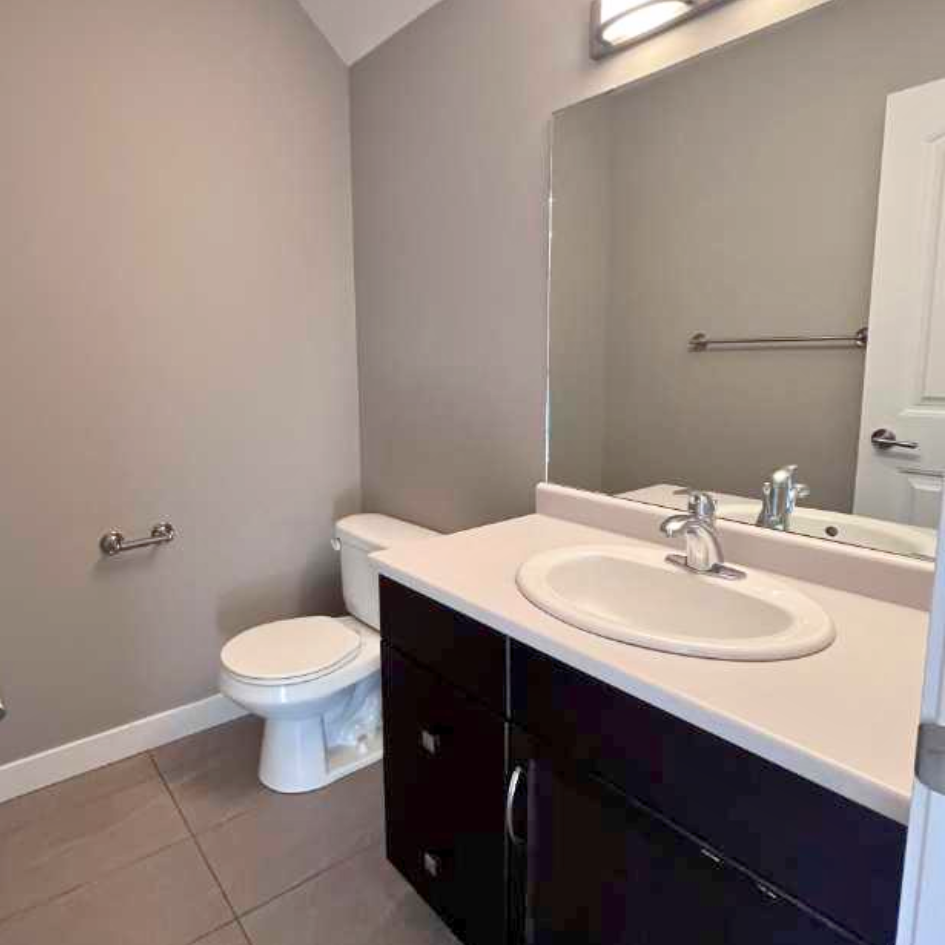8825-8829 96 Avenue, Grande Prairie, AB, T8X 0N3 - 13