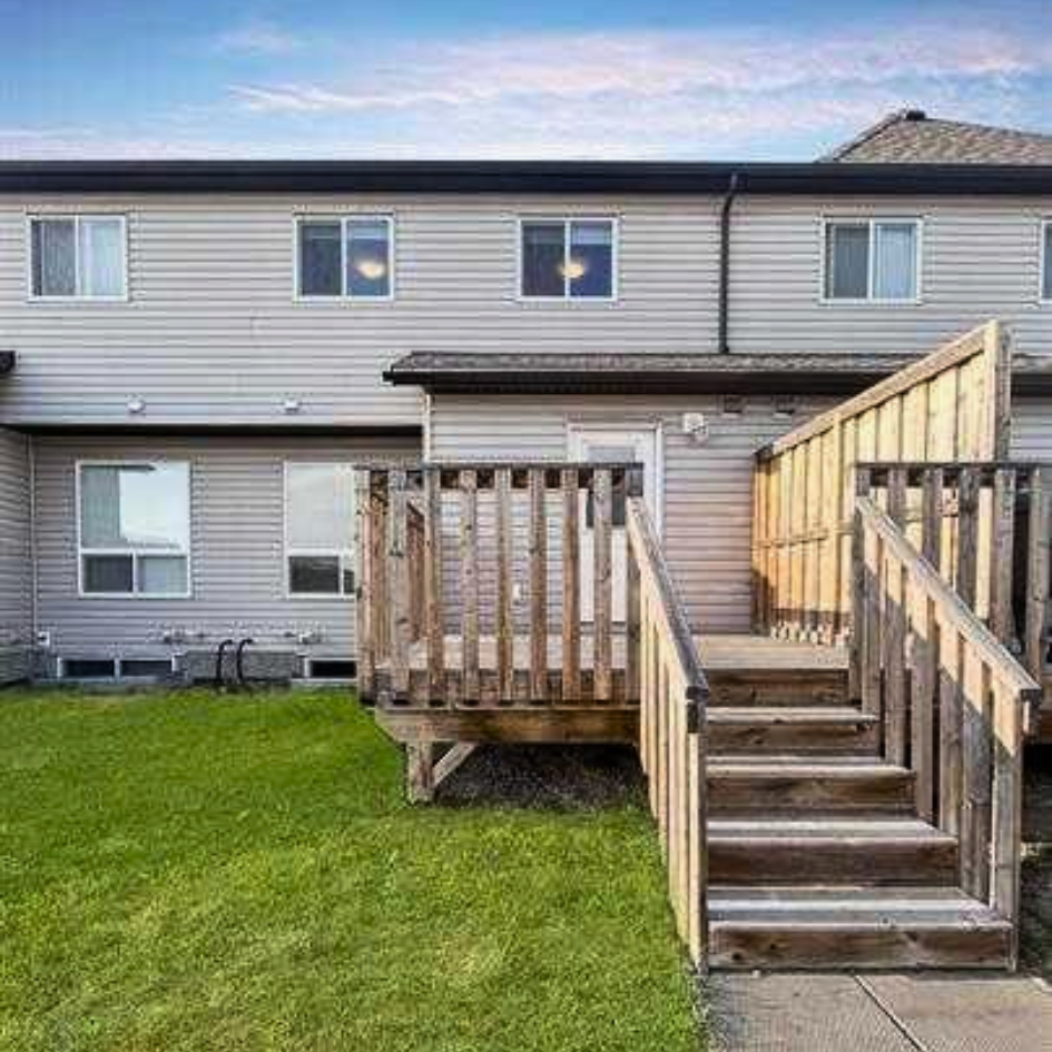 8825-8829 96 Avenue, Grande Prairie, AB, T8X 0N3 - 3
