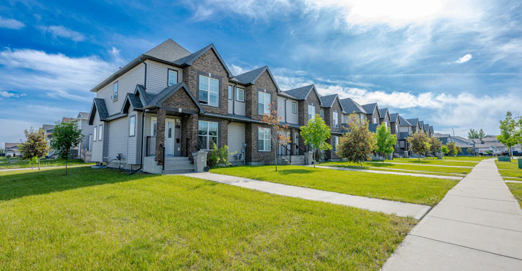8825-8829 96 Avenue, Grande Prairie, AB, T8X 0N3