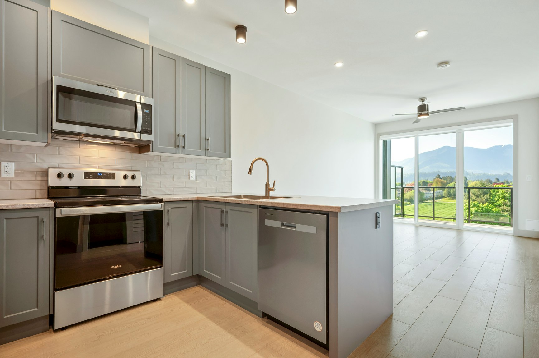 45547 Knight Road, Chilliwack, BC, V2R 3E8 - 9