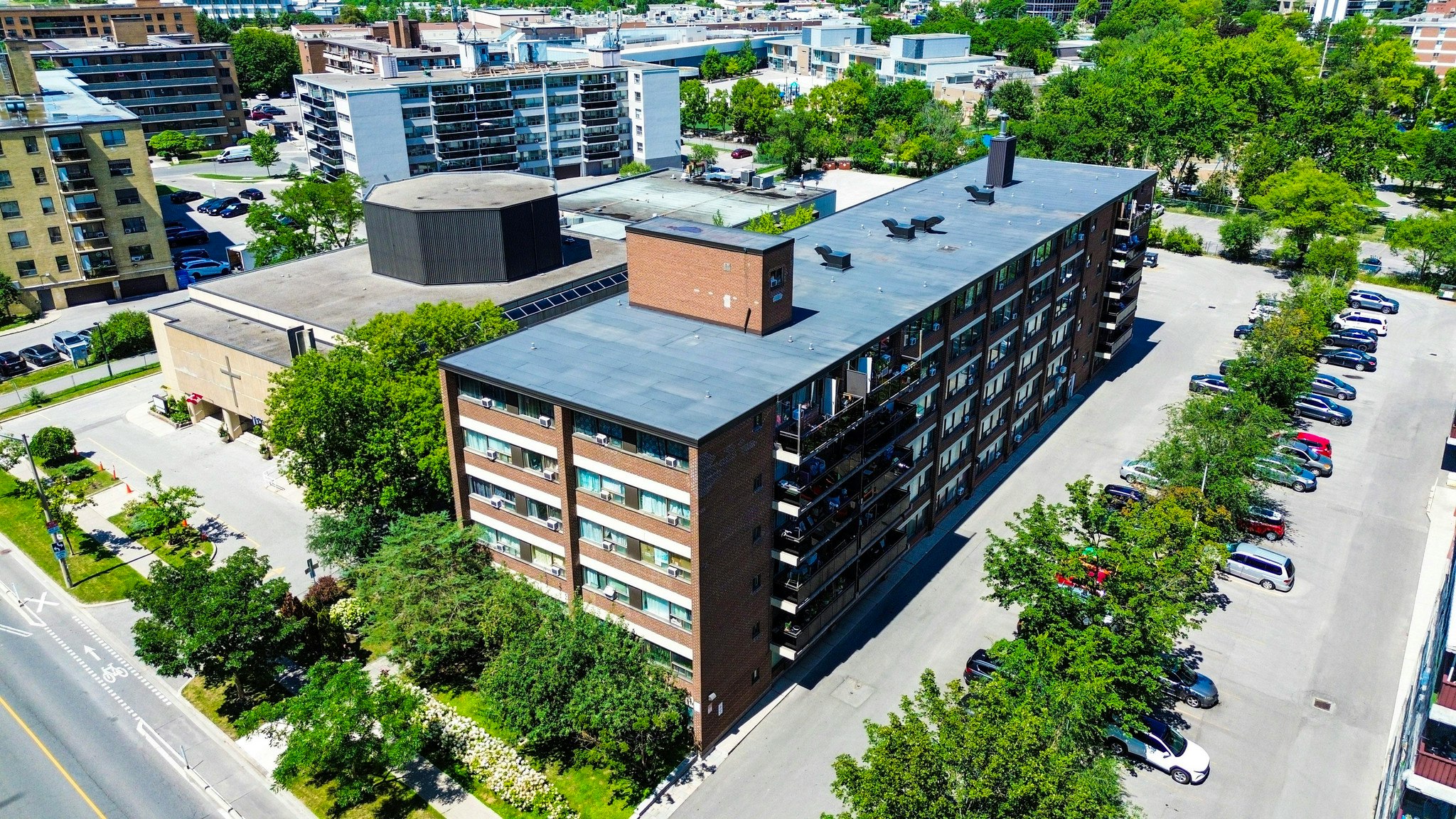 504-36 Thorncliffe Park Drive, Toronto, ON, M4H 1J8 - 2