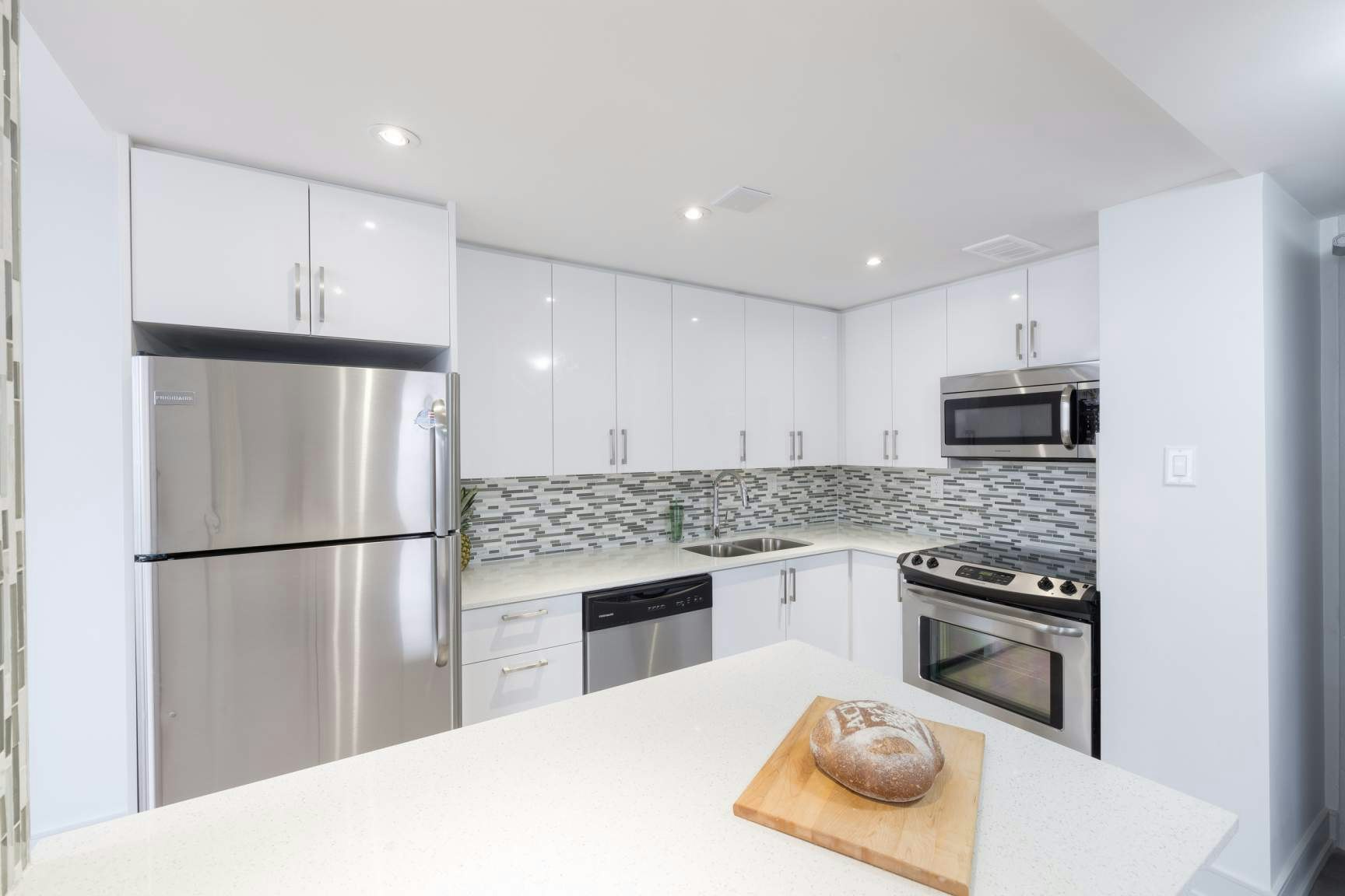 1-0612-50 Alexander Street, Toronto, ON, M4Y 1B6 - 2