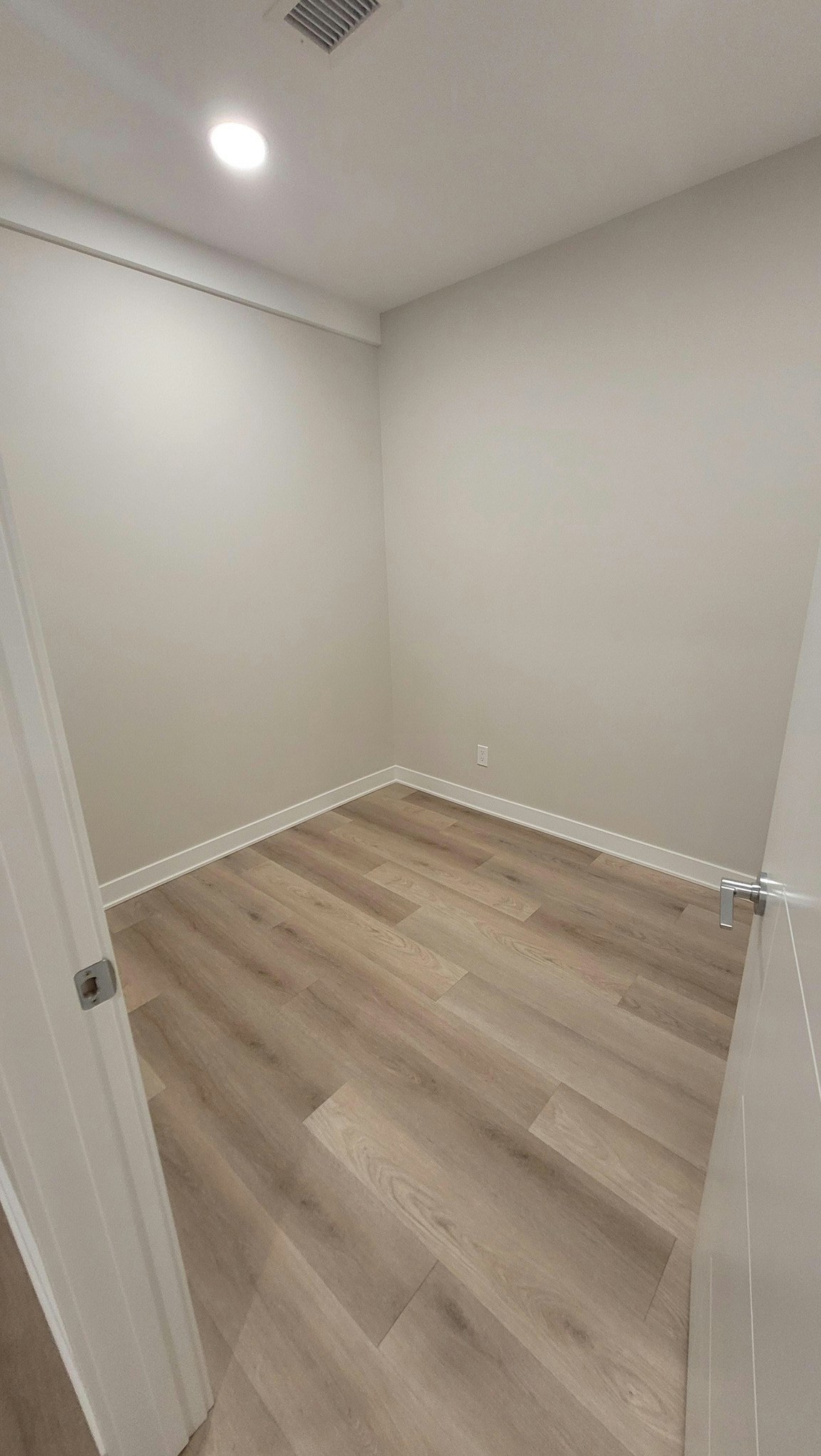 4030 University Avenue Northwest, Calgary, AB, T3B 6P5 - 5