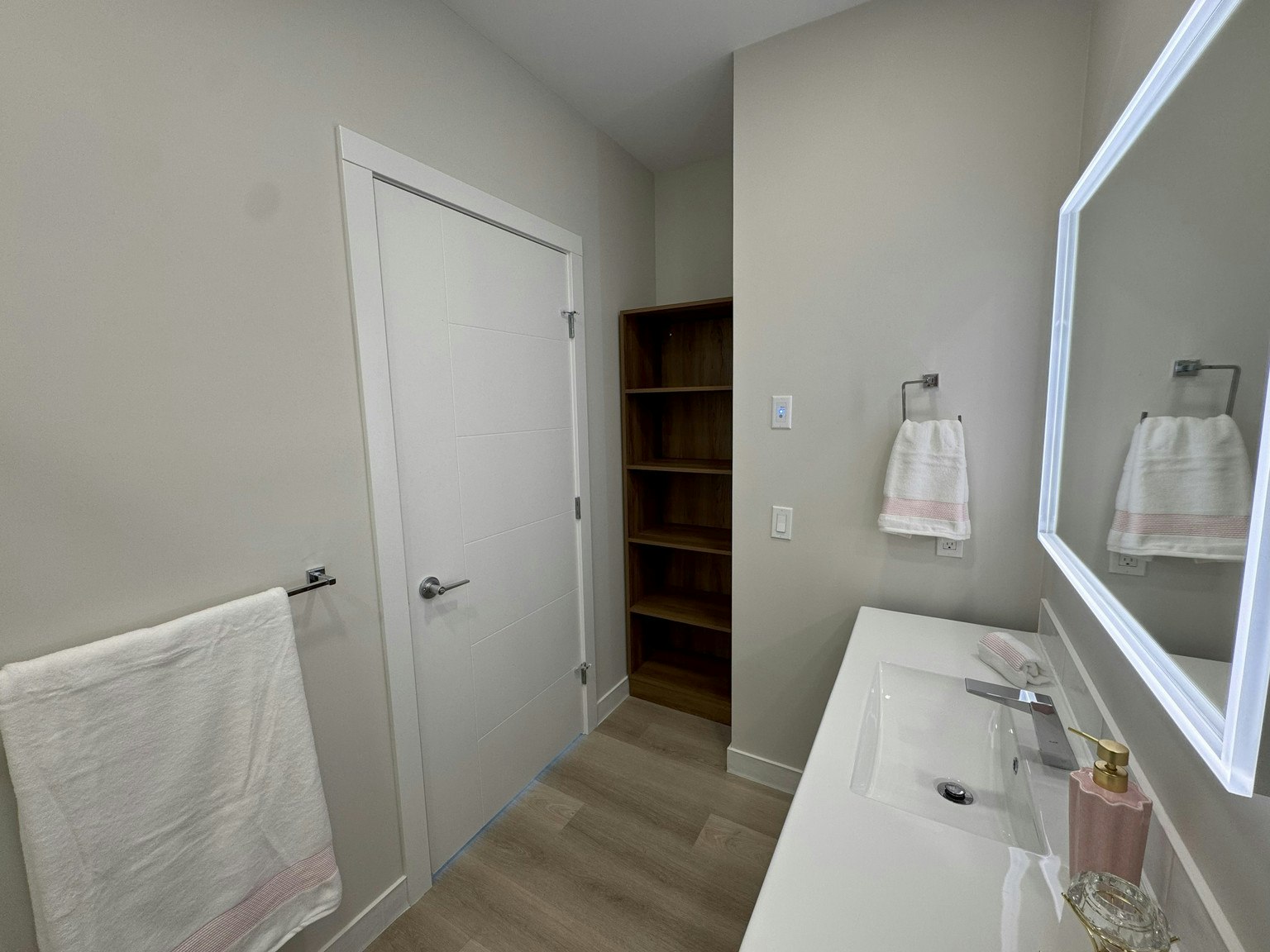 4030 University Avenue Northwest, Calgary, AB, T3B 6P5 - 11
