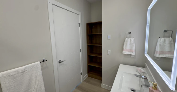 4030 University Avenue Northwest, Calgary, AB, T3B 6P5 - 11
