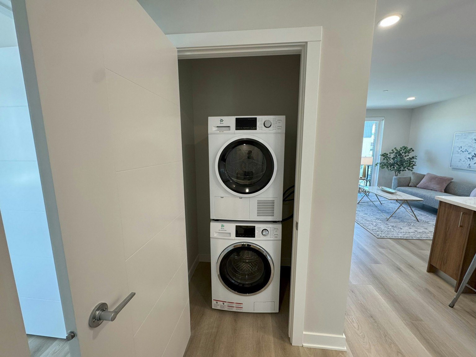 4030 University Avenue Northwest, Calgary, AB, T3B 6P5 - 14