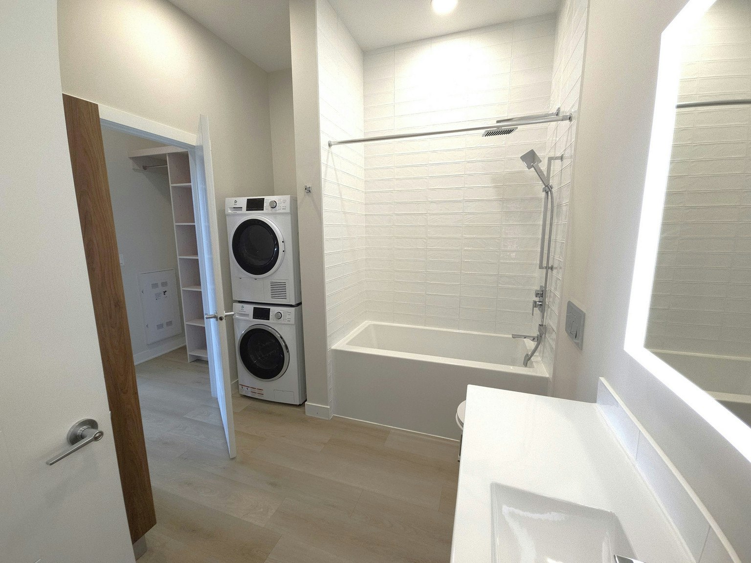 4030 University Avenue Northwest, Calgary, AB, T3B 6P5 - 27