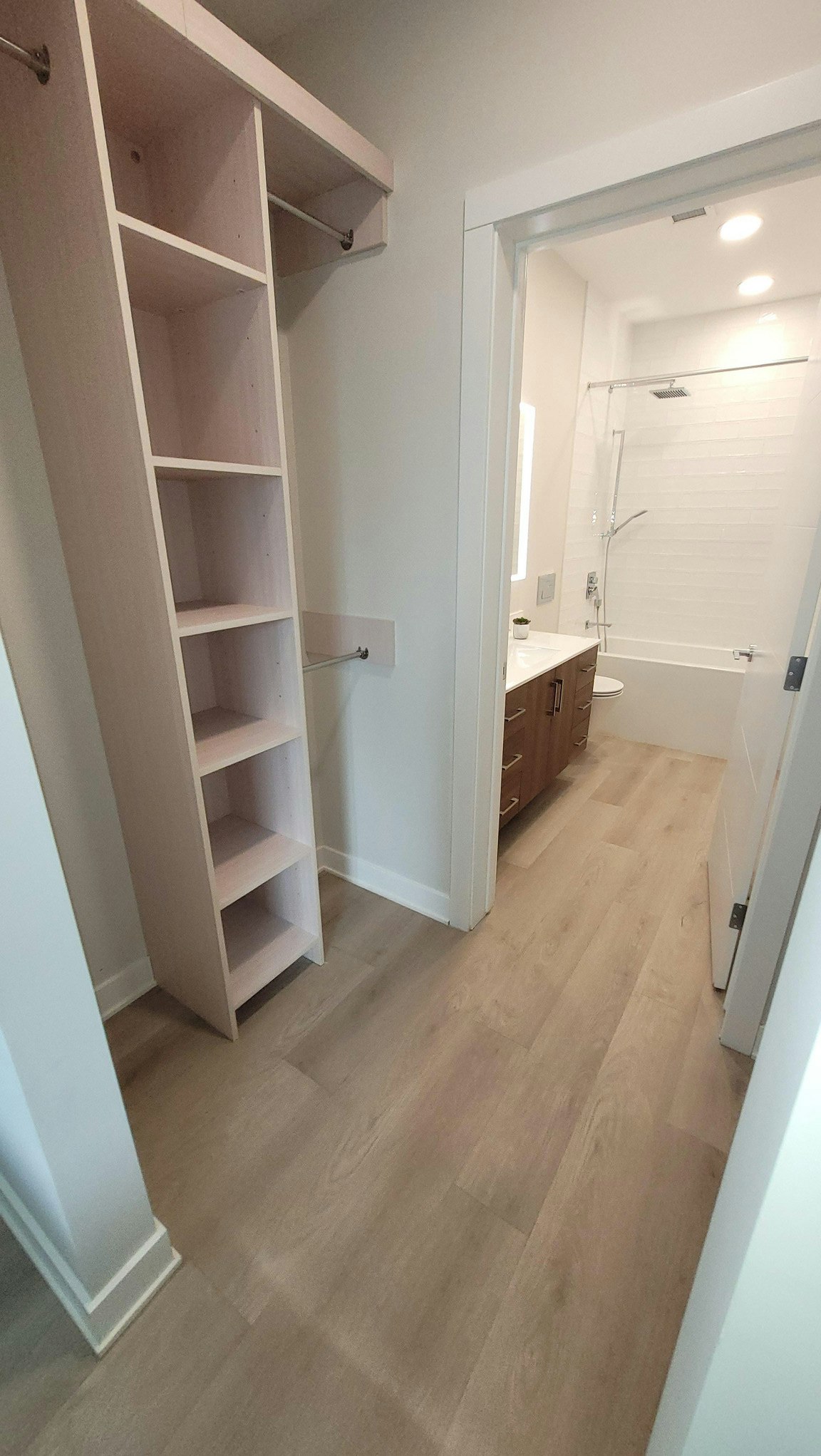 4030 University Avenue Northwest, Calgary, AB, T3B 6P5 - 3