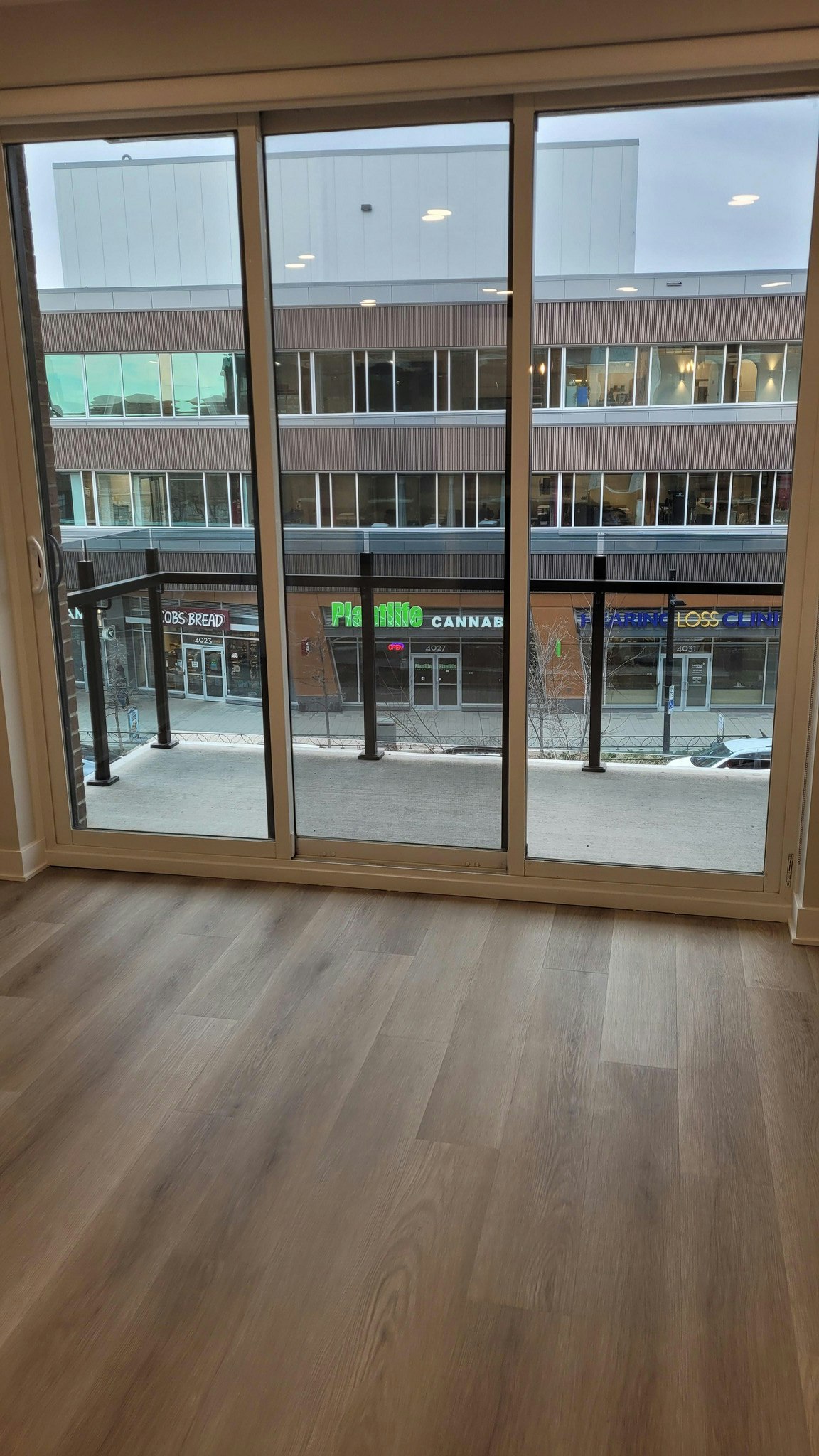 4030 University Avenue Northwest, Calgary, AB, T3B 6P5 - 3