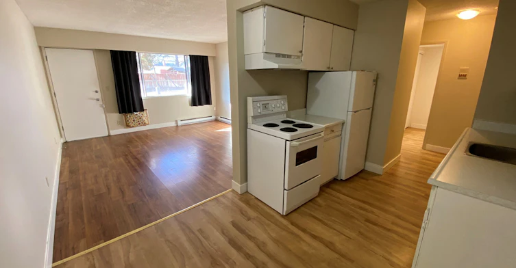 111 Knox Street, Kamloops, BC, V2B 3Z1 - 2