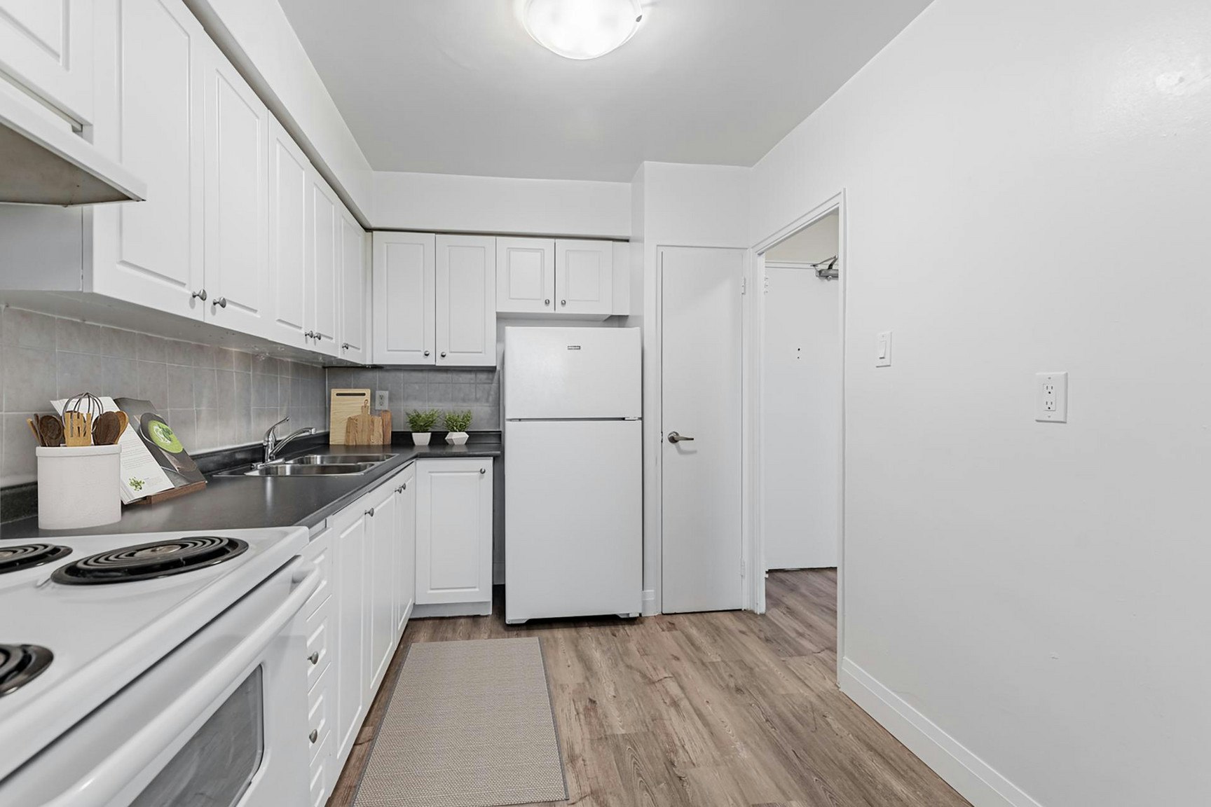 0208-569 Sheppard Avenue West, Toronto, ON, M3H 2R8 - 8