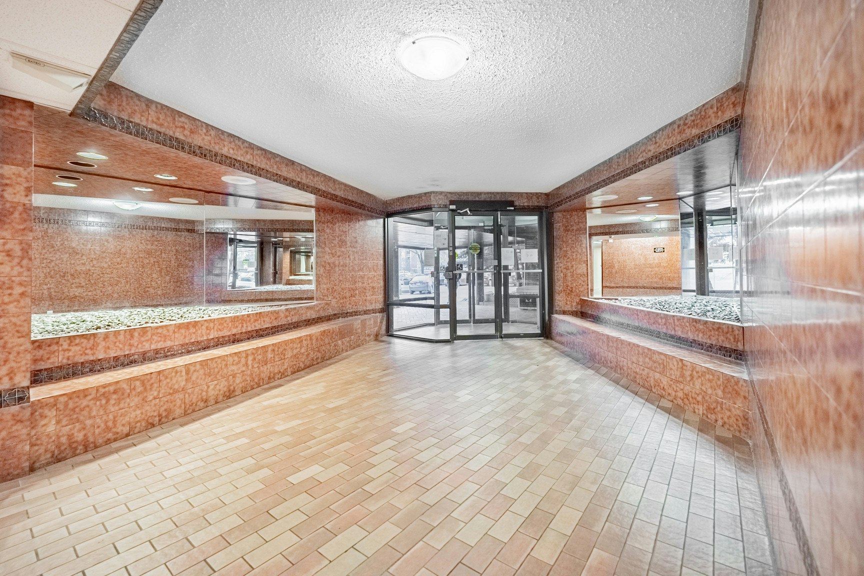 0714-875 Wonderland Road South, London, ON, N6K 3N1 - 11