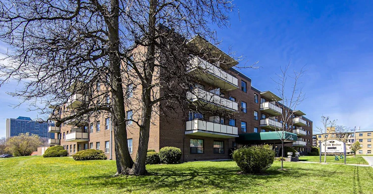 100-2 Swift Drive, Toronto, ON, M4A 2A2 - 2