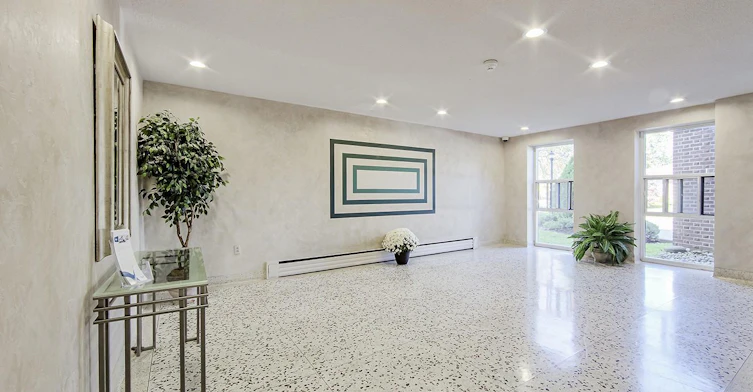 101-11 Eccleston Drive, Toronto, ON, M4A 1K2 - 6