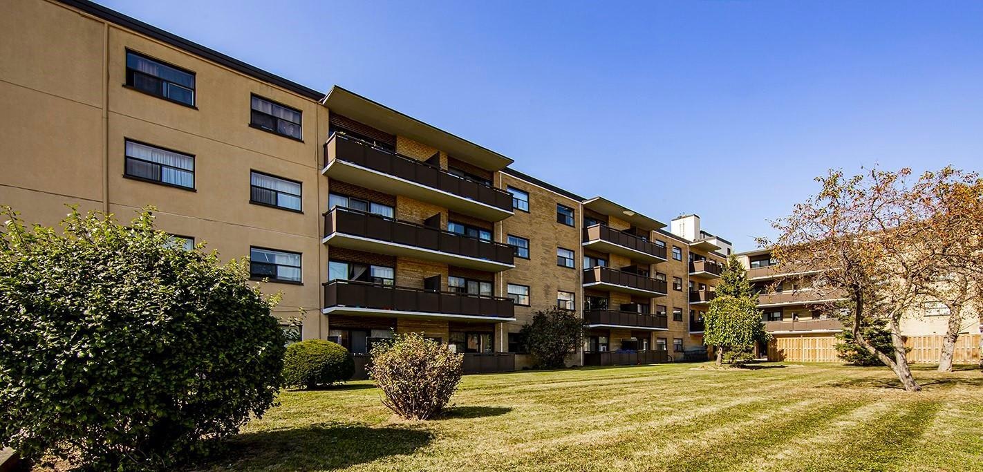 211-11 Eccleston Drive, Toronto, ON, M4A 1K2 - 2