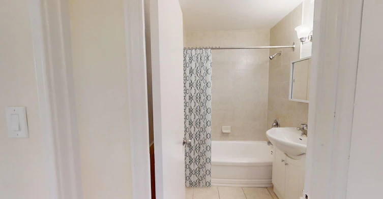 405-11 Eccleston Drive, Toronto, ON, M4A 1K2 - 5