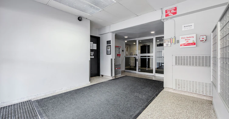 101-1 Deauville Lane, Toronto, ON, M3C 1Z7 - 6