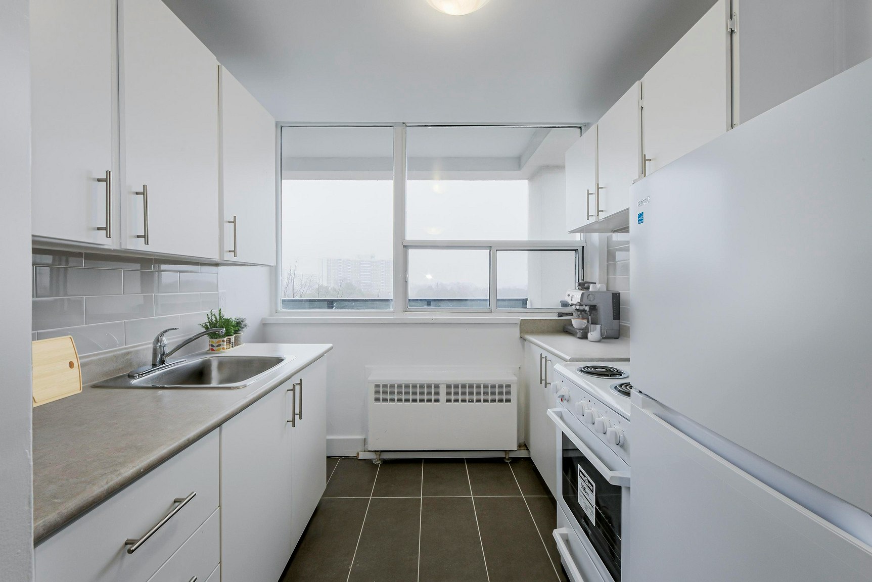 101-1 Deauville Lane, Toronto, ON, M3C 1Z7 - 3