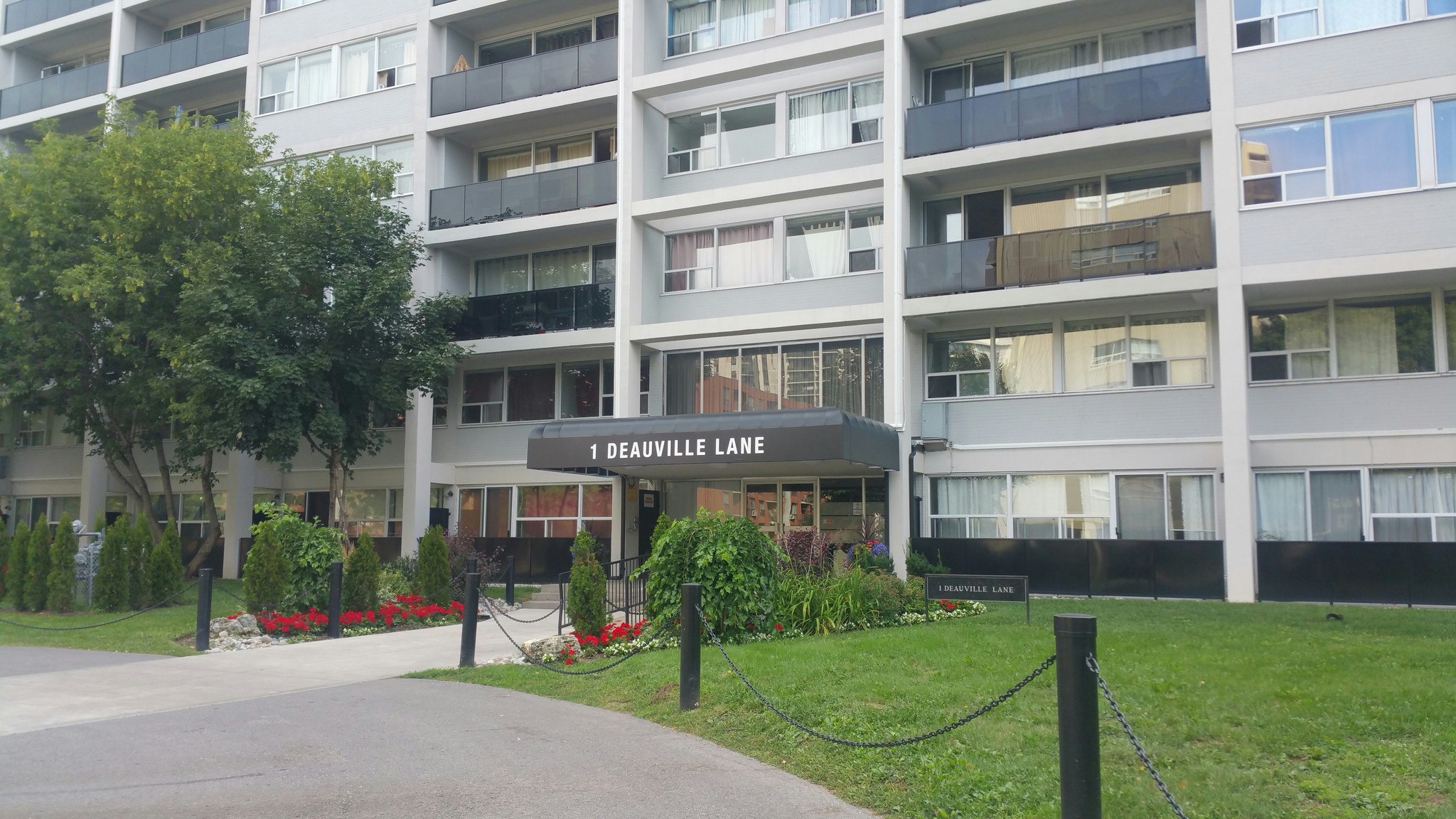 101-1 Deauville Lane, Toronto, ON, M3C 1Z7 - 7