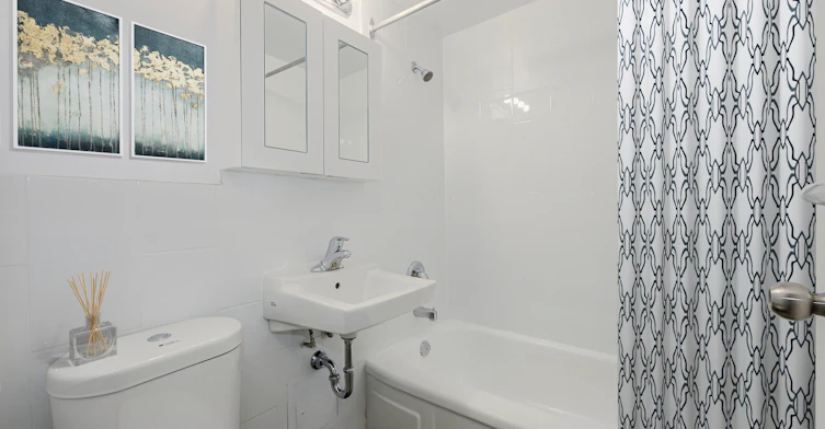 304-1 Deauville Lane, Toronto, ON, M3C 1Z7 - 5