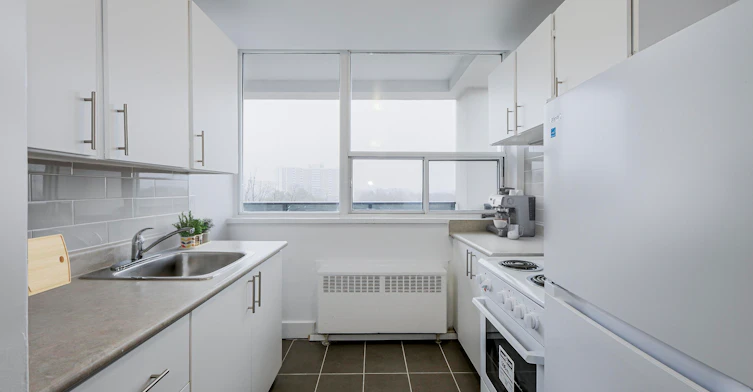 603-1 Deauville Lane, Toronto, ON, M3C 1Z7 - 3