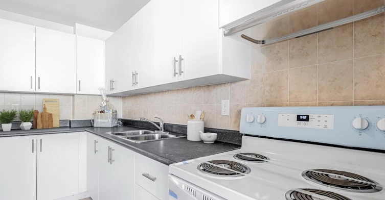 0201-5 Capri Road, Toronto, ON, M9B 6B5 - 3