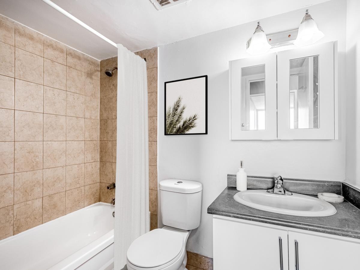 0909-5 Capri Road, Toronto, ON, M9B 6B5 - 9