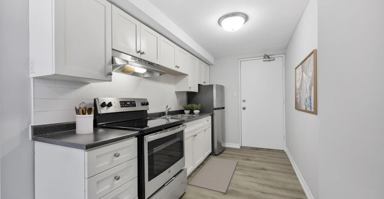 305-2110 Keele Street, Toronto, ON, M6M 3Z2 - 3
