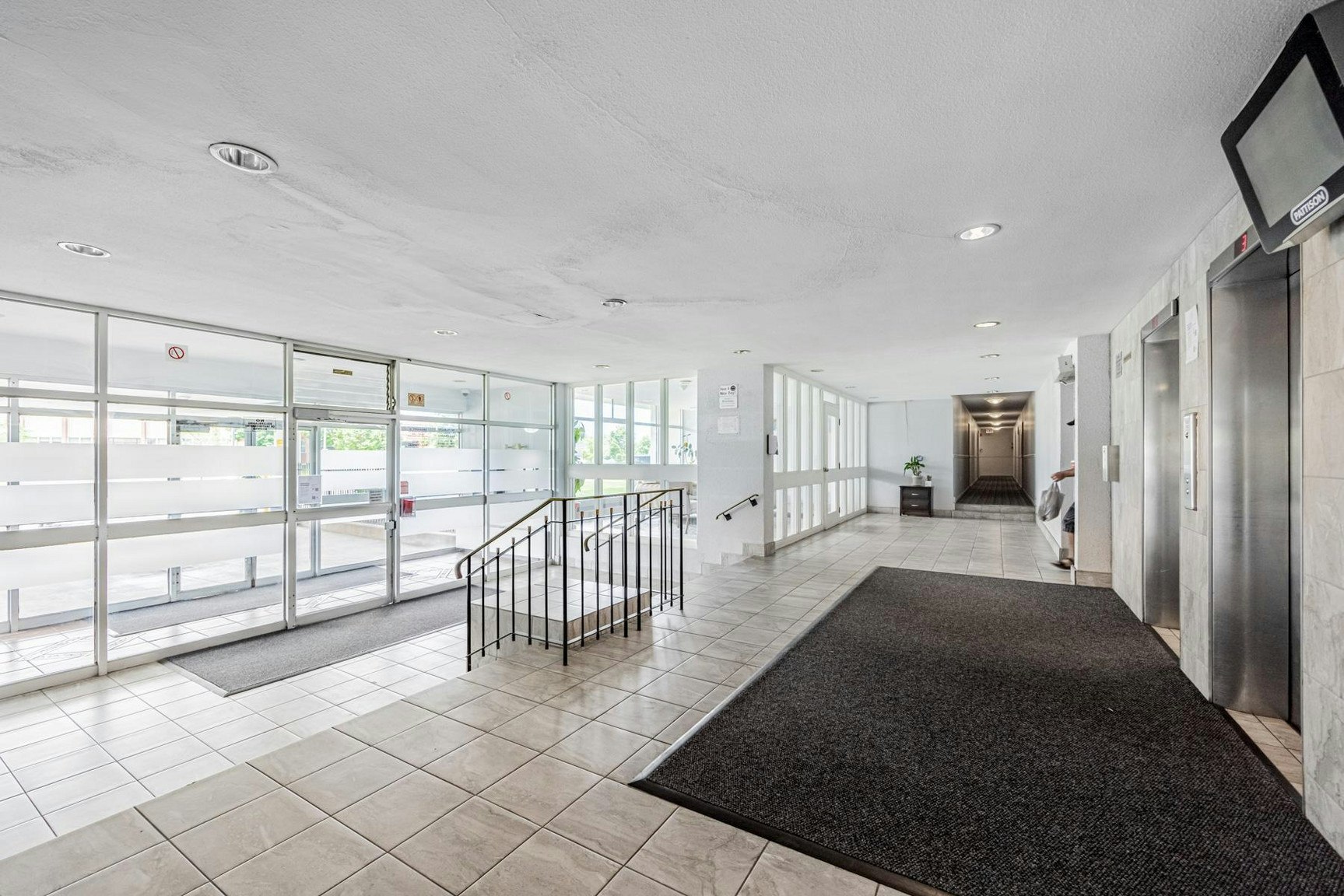 0901-25 Stong Court, Toronto, ON, M3N 1P1 - 3