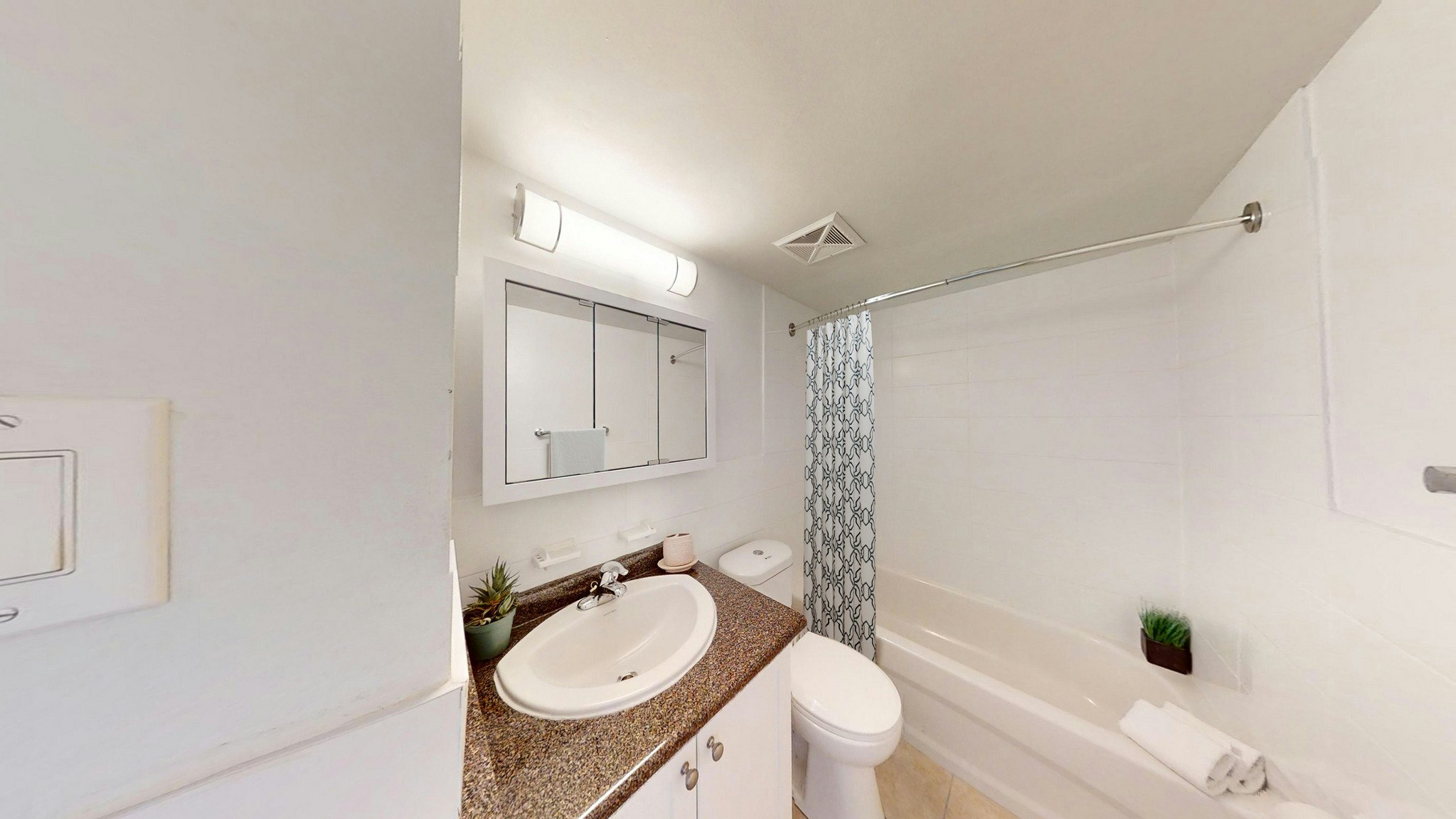 0203-10 Walmer Road, Toronto, ON, M5R 2W4 - 7