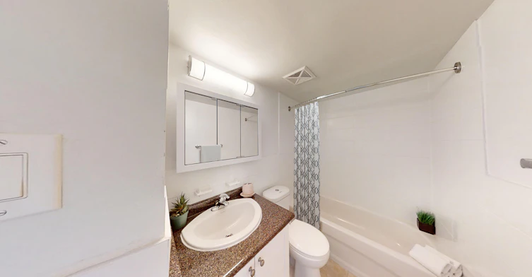 0508-10 Walmer Road, Toronto, ON, M5R 2W4 - 7