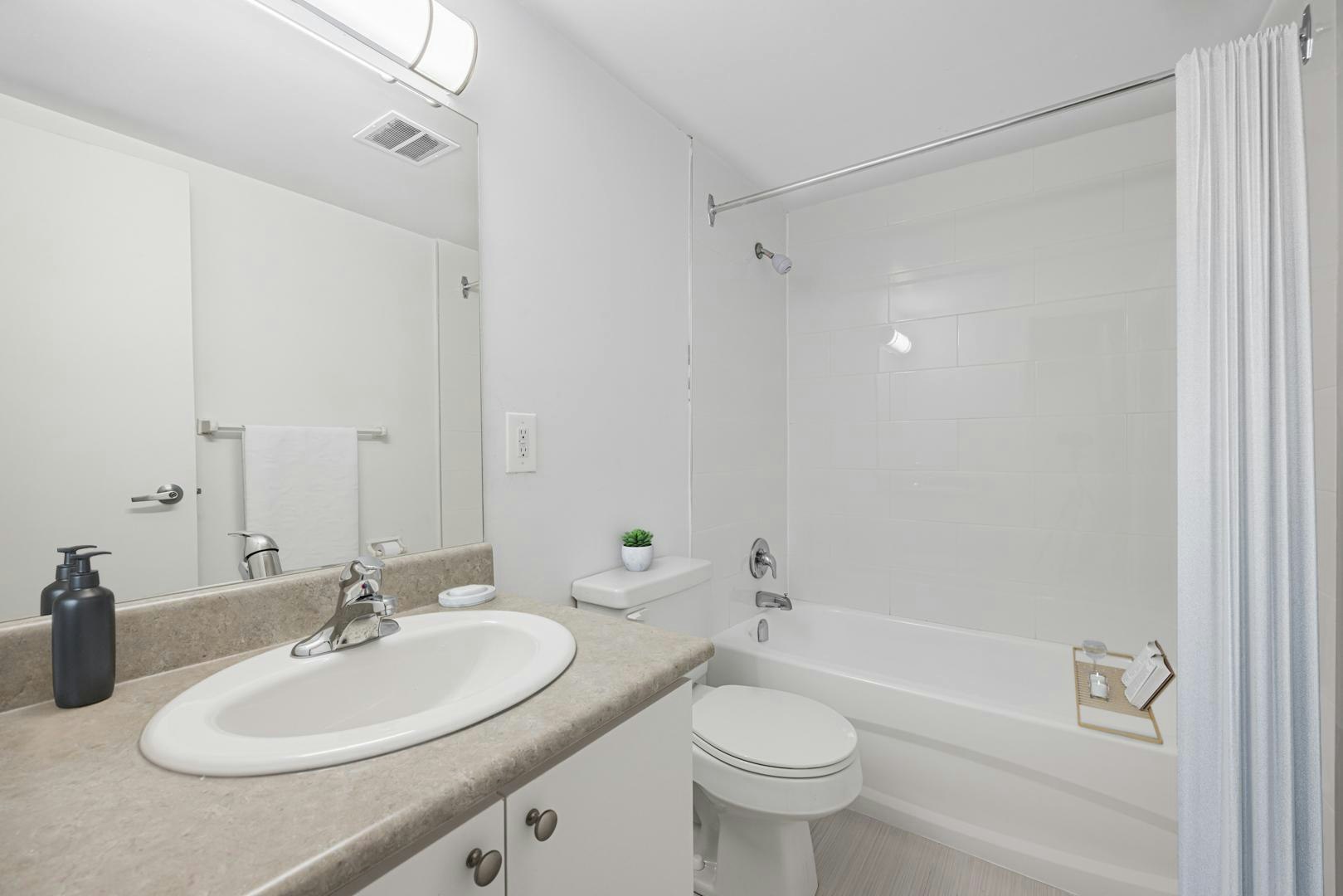 0404-55 Emmett Avenue, Toronto, ON, M6M 2E4 - 7