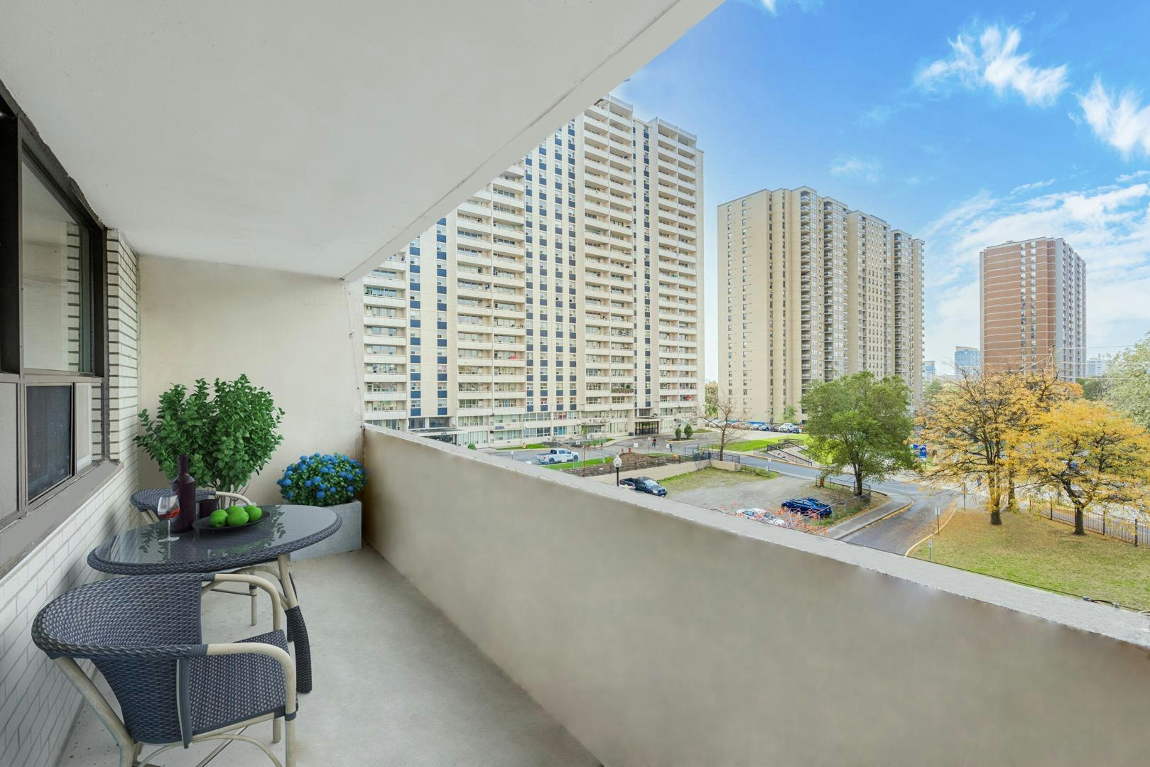 0404-55 Emmett Avenue, Toronto, ON, M6M 2E4 - 8
