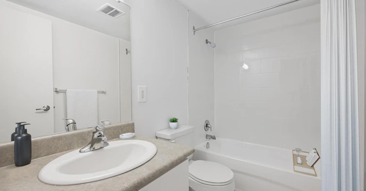 1901-55 Emmett Avenue, Toronto, ON, M6M 2E4 - 7