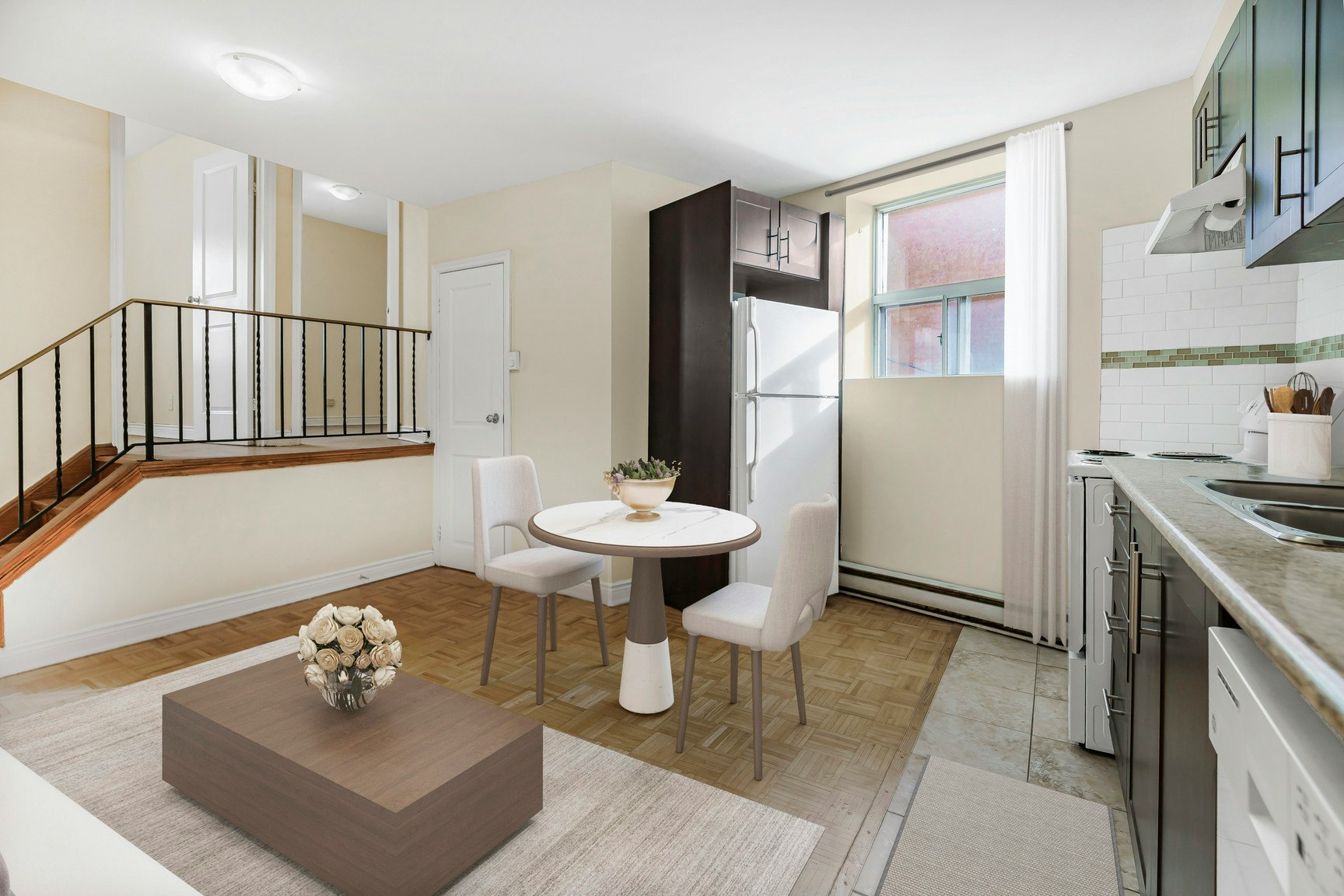 0008-2901 Dundas Street West, Toronto, ON, M6P 1Z1