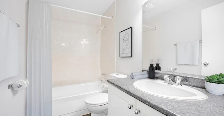 22204-922 Wonderland Road South, London, ON, N6K 2V8 - 9