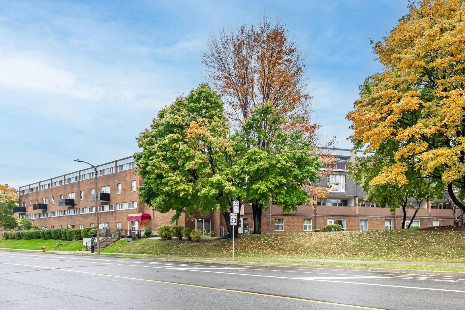 116-11 Rochefort Drive, Toronto, ON, M3C 1H5 - 9