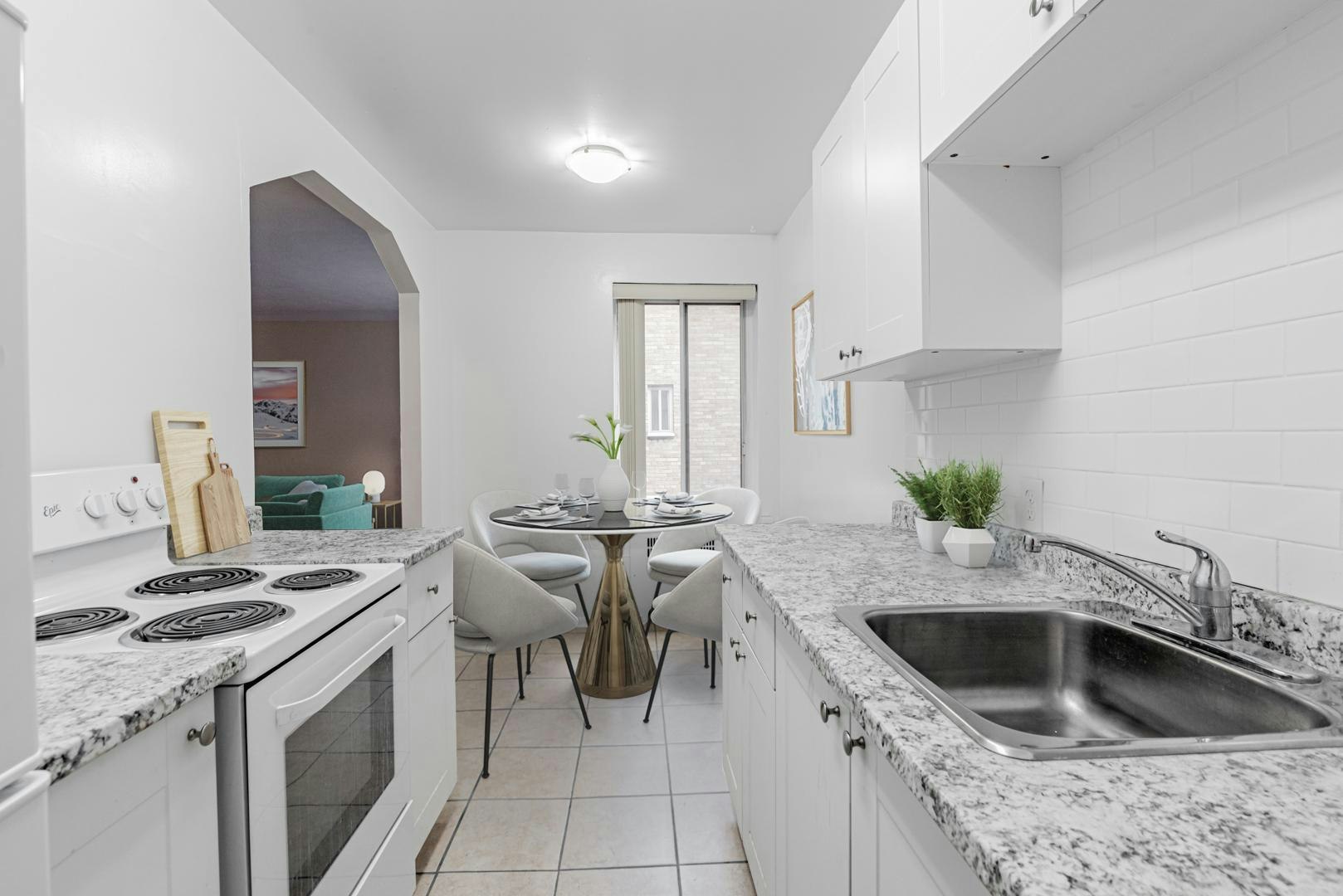 22-725 Eglinton Avenue W, Toronto, ON, M5N 1C7 - 7