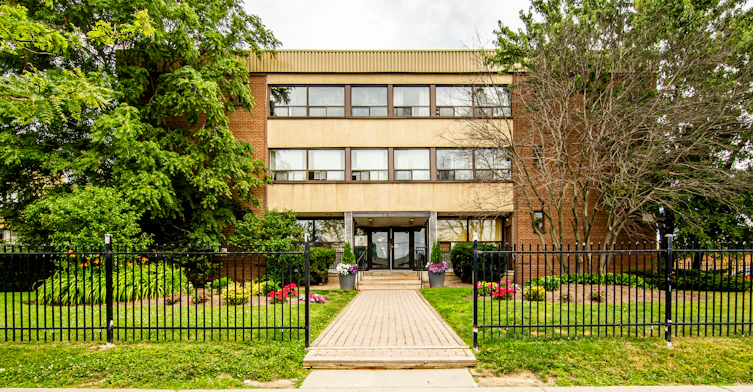 403-1525 Birchmount Road, Toronto, ON, M1P 2H3 - 2