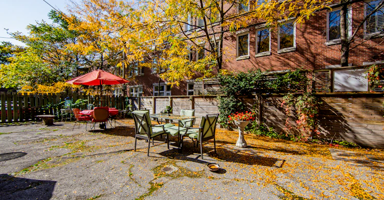 212-50 Walmer Road, Toronto, ON, M5R 2X4 - 7
