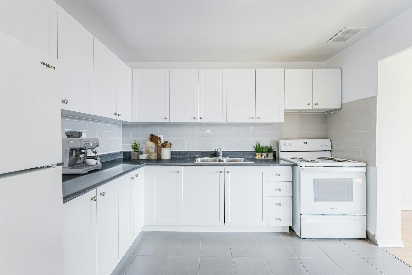 096-20 Sanagan Road, Toronto, ON, M9V 1R9 - 4