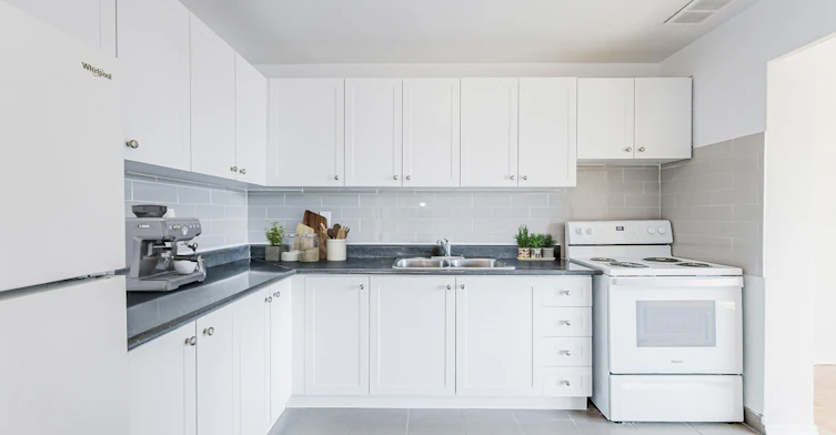096-20 Sanagan Road, Toronto, ON, M9V 1R9 - 4